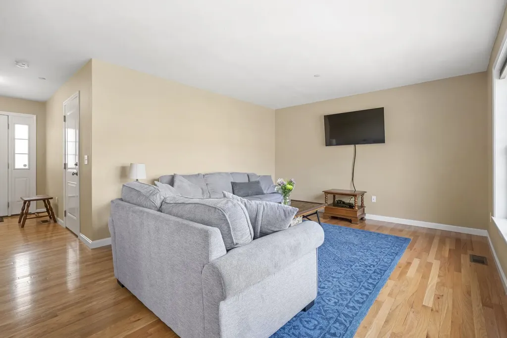 23 Cabernet Drive Concord NH 03303