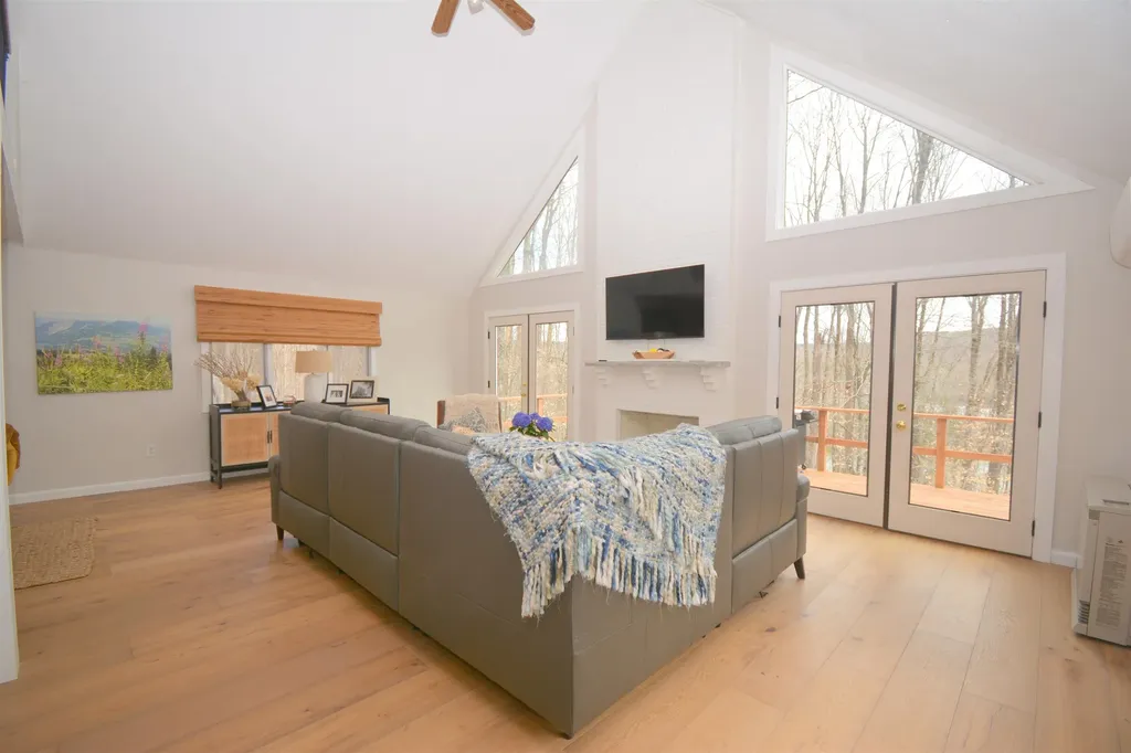 54 Brookridge Drive Grantham NH 03753