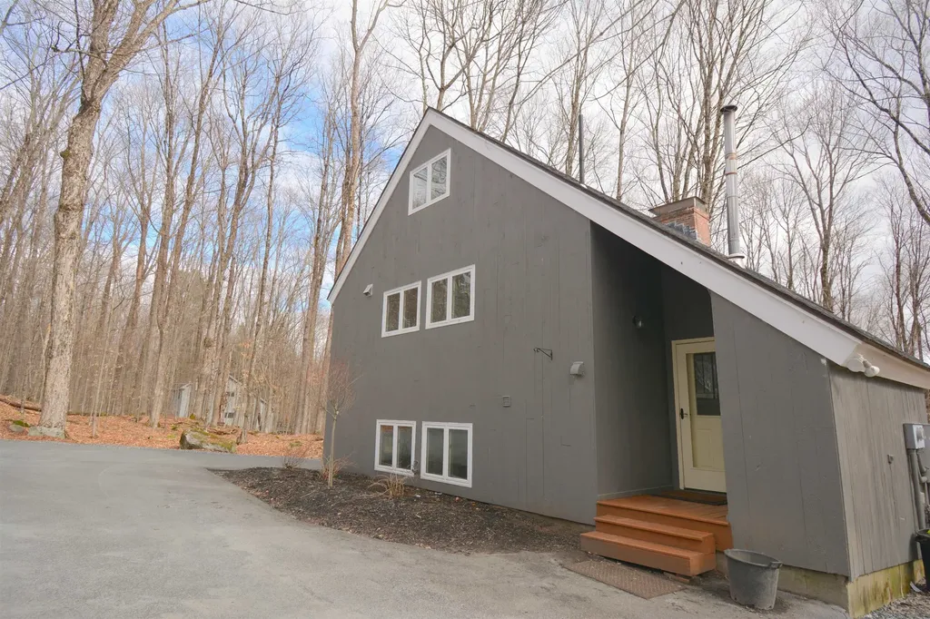 54 Brookridge Drive Grantham NH 03753