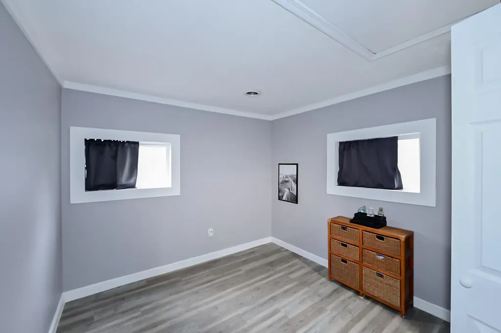 3 Hollywood Avenue Raymond NH 03077