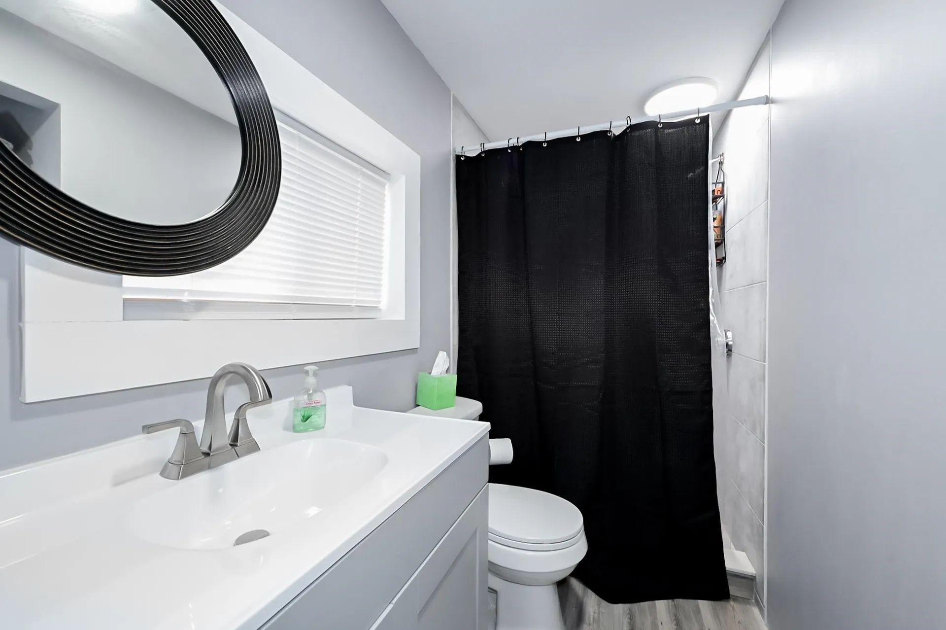 3 Hollywood Avenue Raymond NH 03077