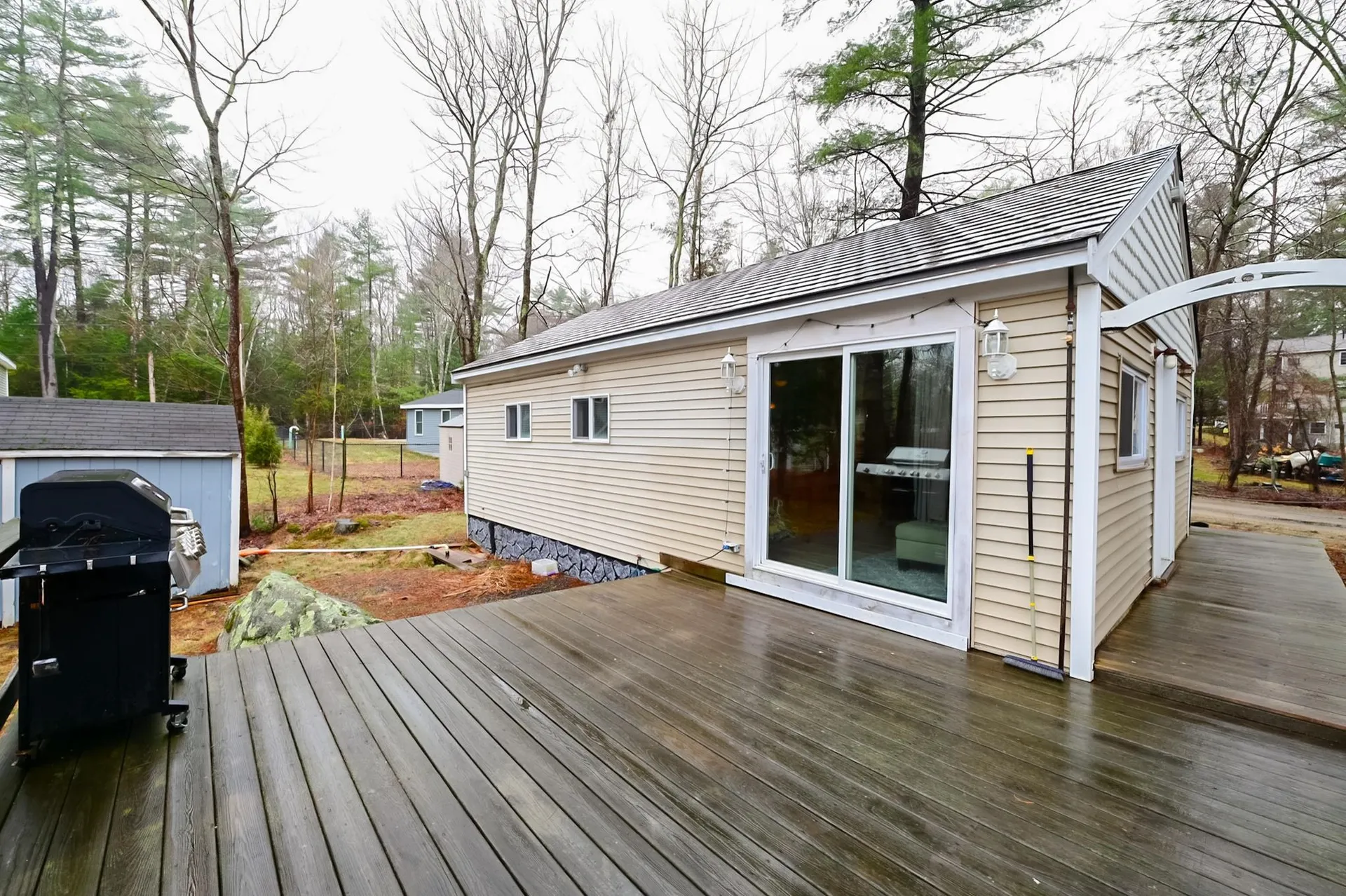 3 Hollywood Avenue Raymond NH 03077