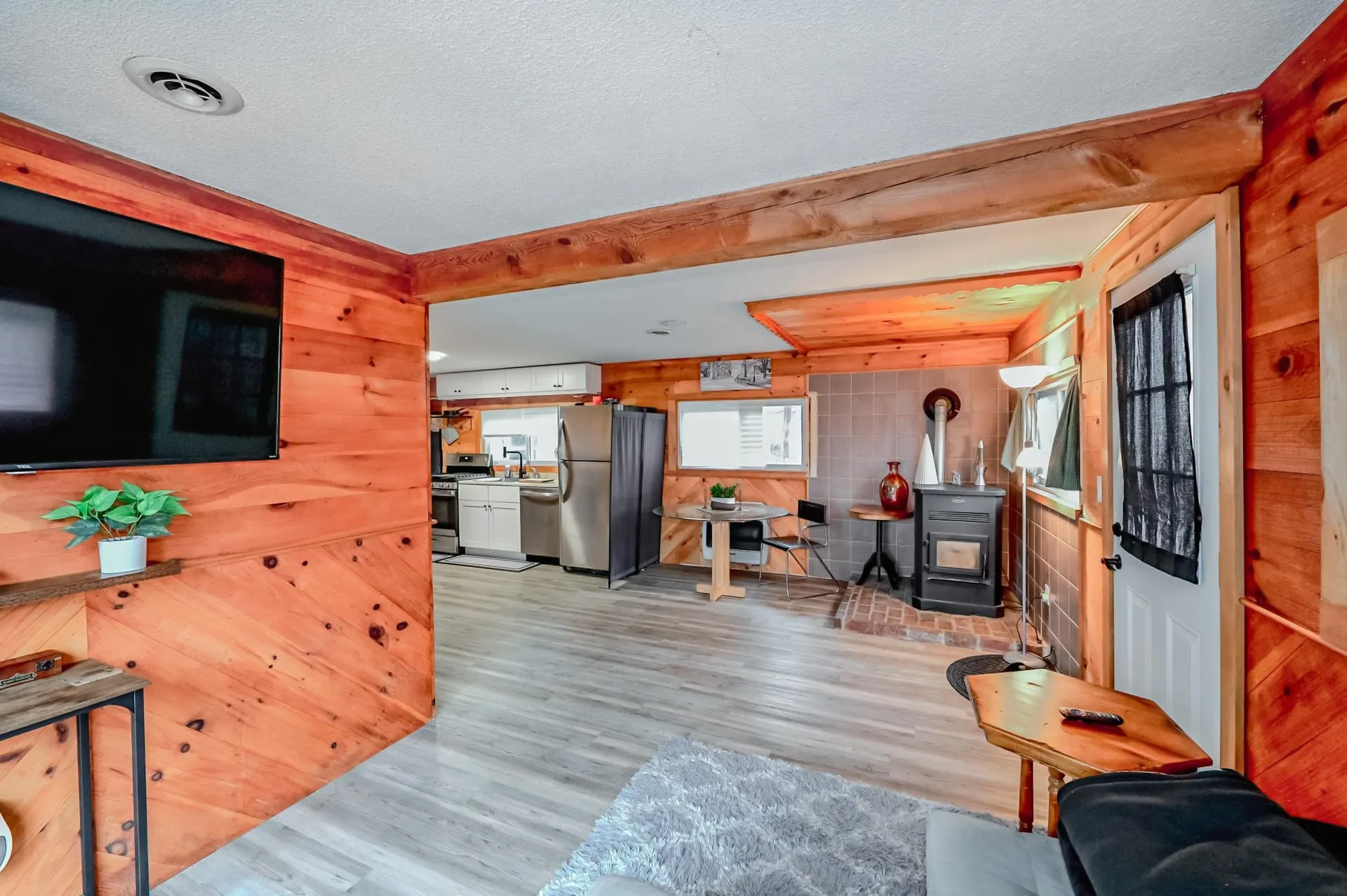 3 Hollywood Avenue Raymond NH 03077