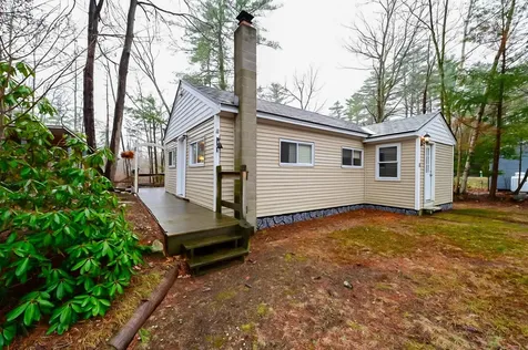 3 Hollywood Avenue Raymond NH 03077