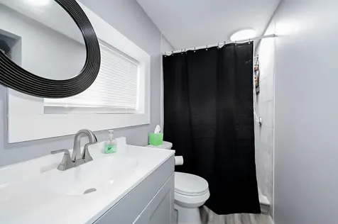 3 Hollywood Avenue Raymond NH 03077