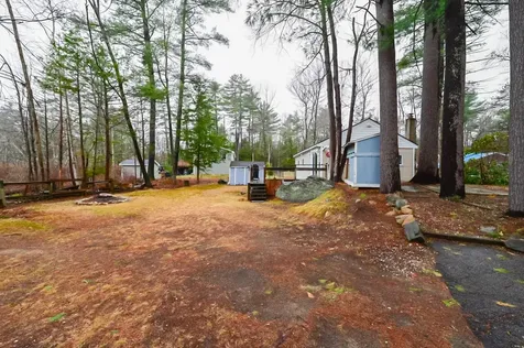 3 Hollywood Avenue Raymond NH 03077