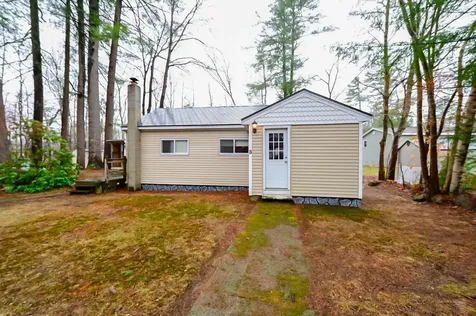 3 Hollywood Avenue Raymond NH 03077