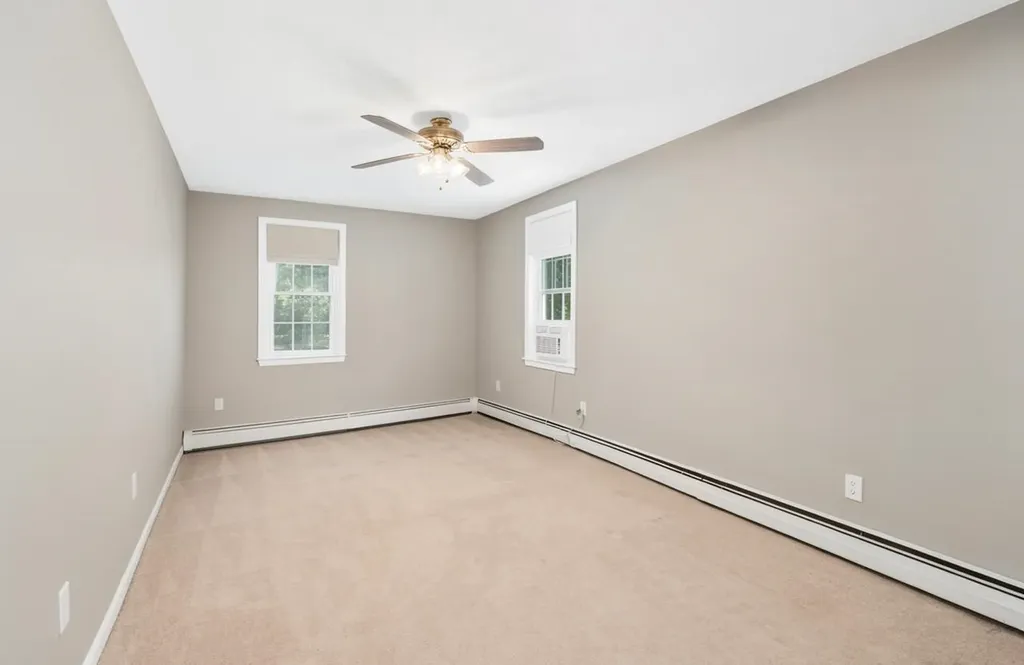29 Rolling Ridge Road Londonderry NH 03053