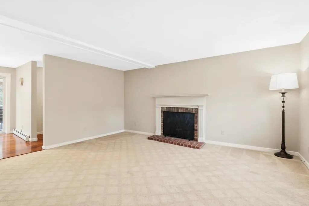 29 Rolling Ridge Road Londonderry NH 03053