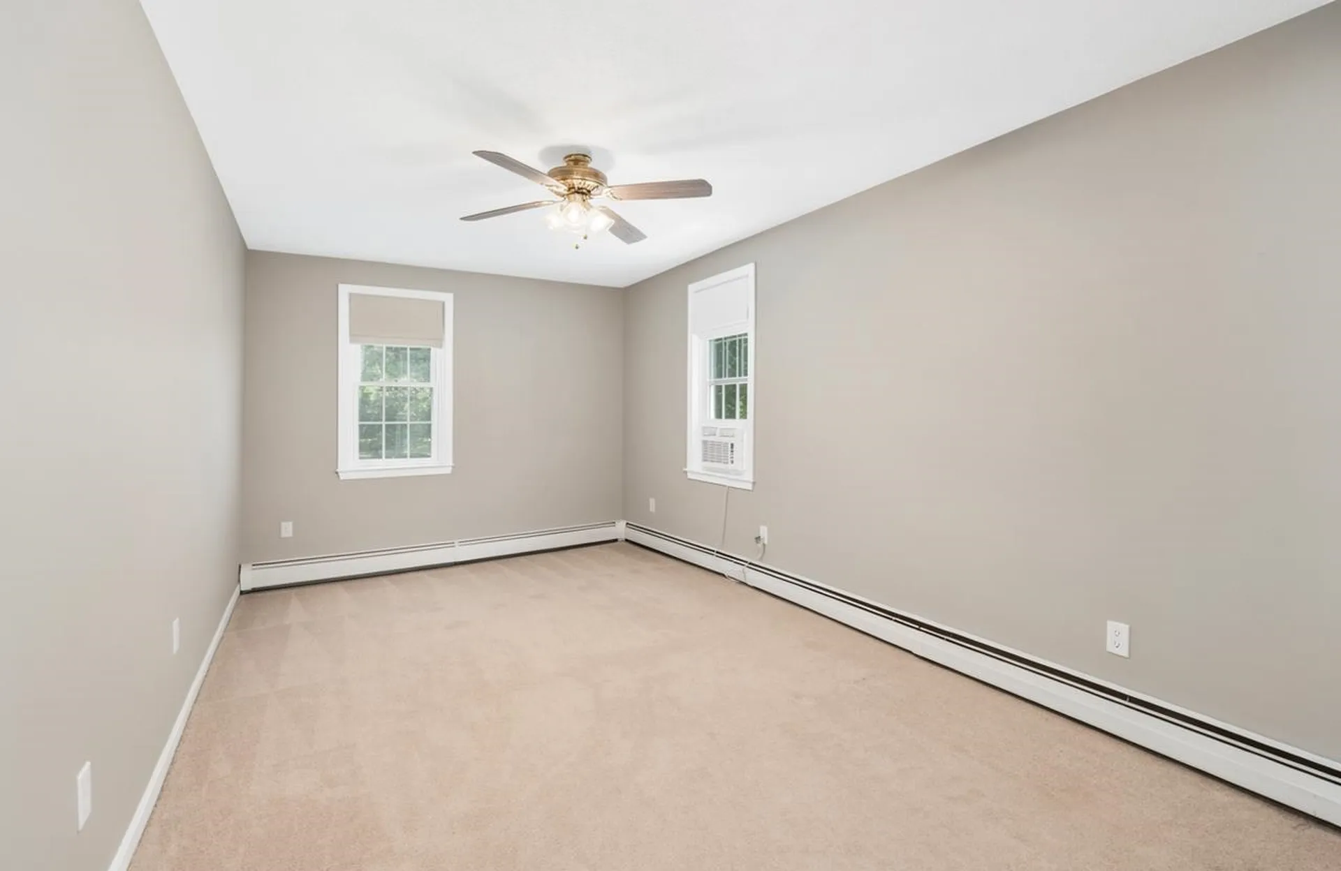 29 Rolling Ridge Road Londonderry NH 03053