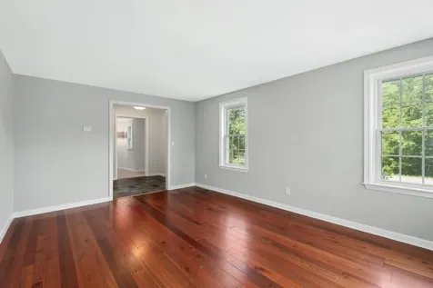 29 Rolling Ridge Road Londonderry NH 03053