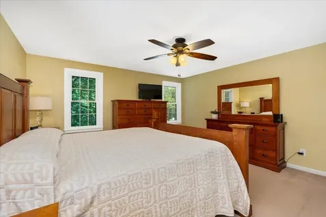 29 Rolling Ridge Road Londonderry NH 03053