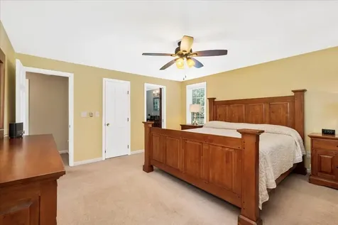 29 Rolling Ridge Road Londonderry NH 03053