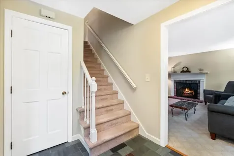 29 Rolling Ridge Road Londonderry NH 03053