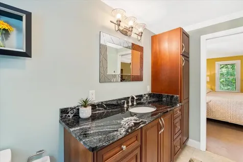 29 Rolling Ridge Road Londonderry NH 03053