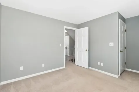 29 Rolling Ridge Road Londonderry NH 03053