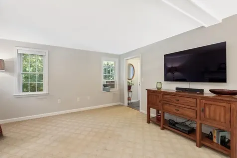 29 Rolling Ridge Road Londonderry NH 03053