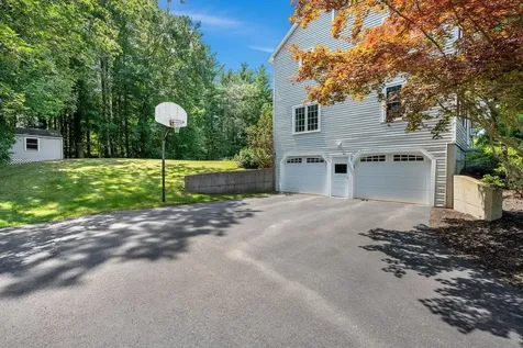 29 Rolling Ridge Road Londonderry NH 03053