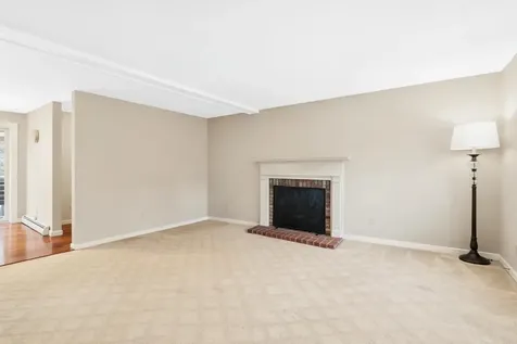 29 Rolling Ridge Road Londonderry NH 03053