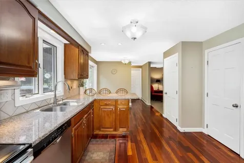 29 Rolling Ridge Road Londonderry NH 03053