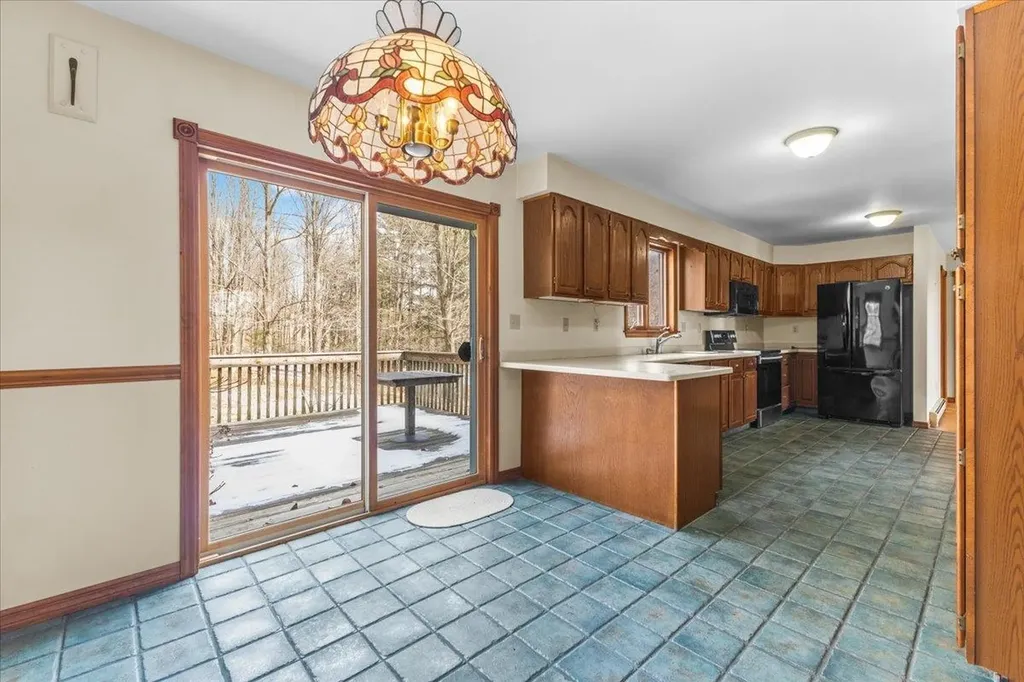 76 Red Tail Lane Charlotte VT 05445