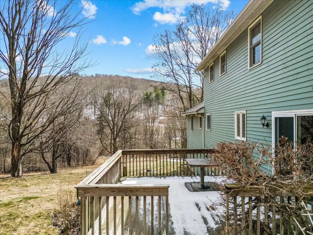 76 Red Tail Lane Charlotte VT 05445