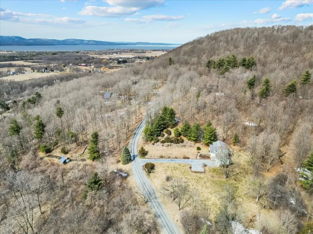 76 Red Tail Lane Charlotte VT 05445