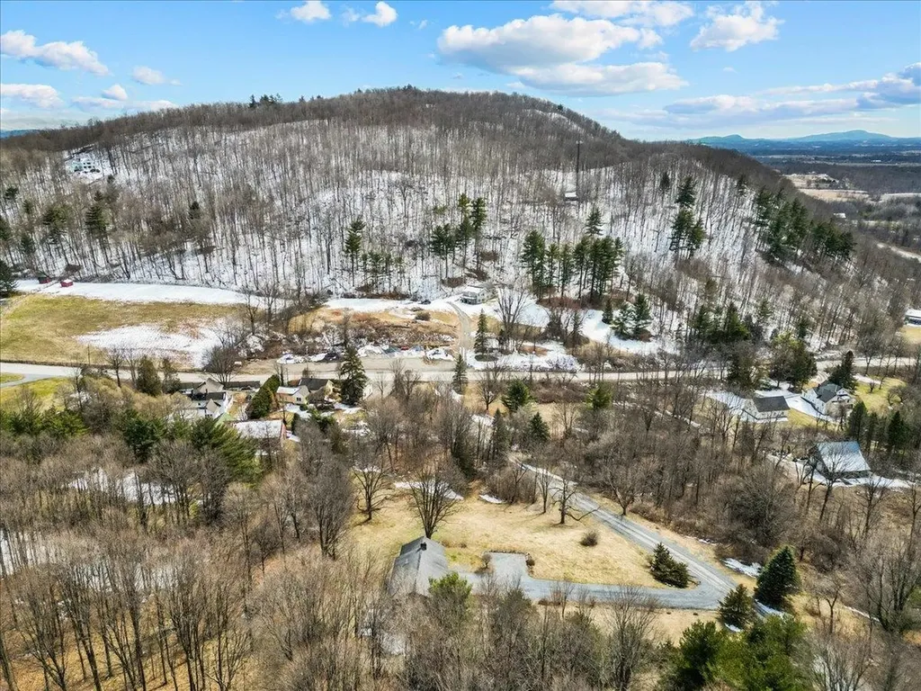 76 Red Tail Lane Charlotte VT 05445