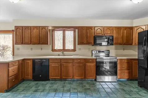 76 Red Tail Lane Charlotte VT 05445