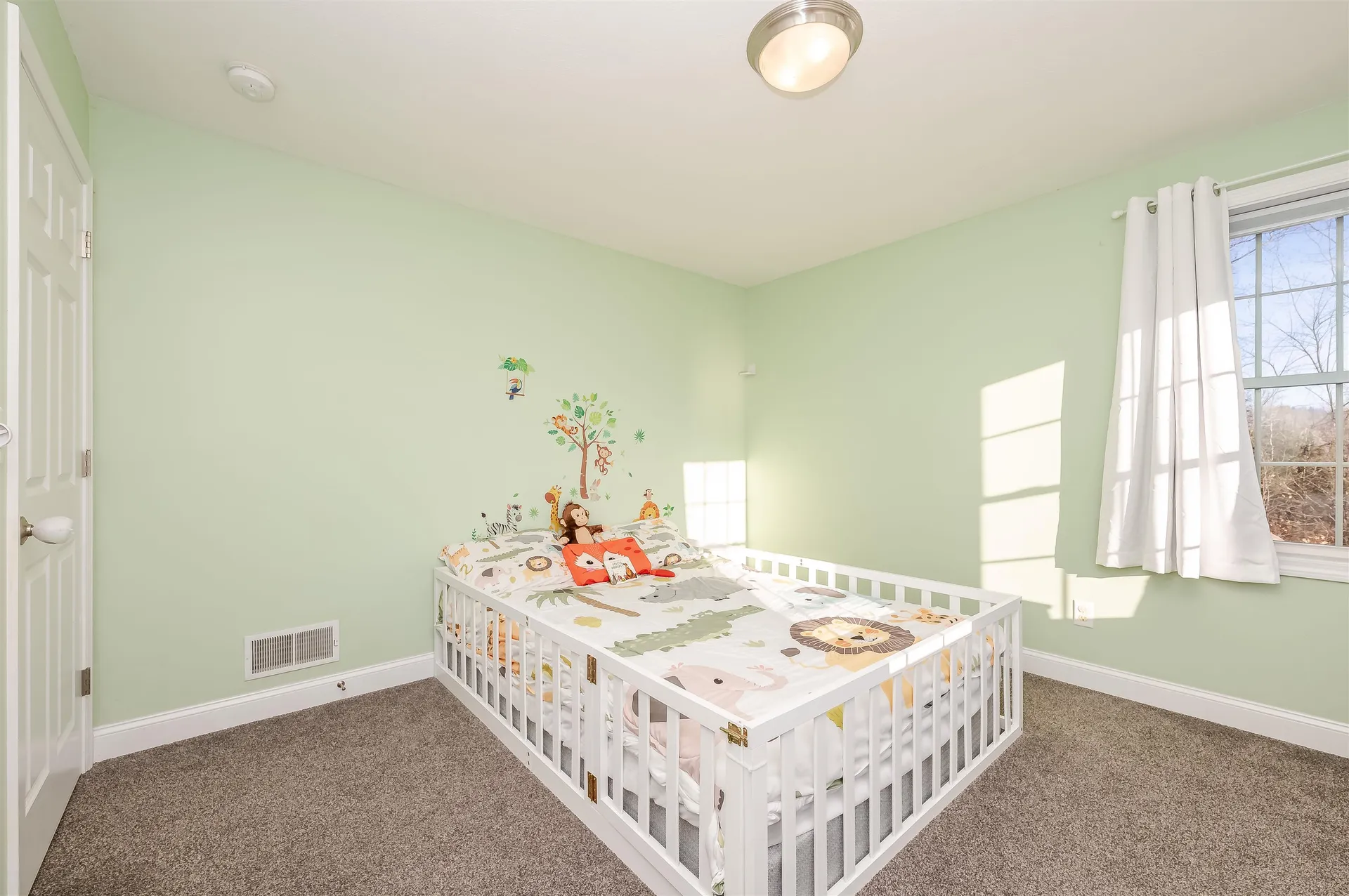 16 Pond Road Raymond NH 03077