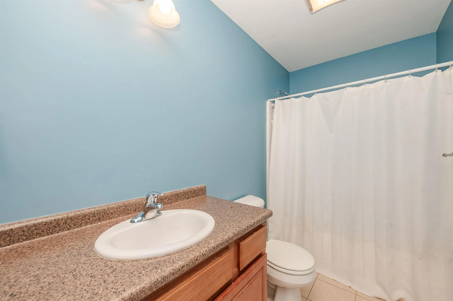 16 Pond Road Raymond NH 03077