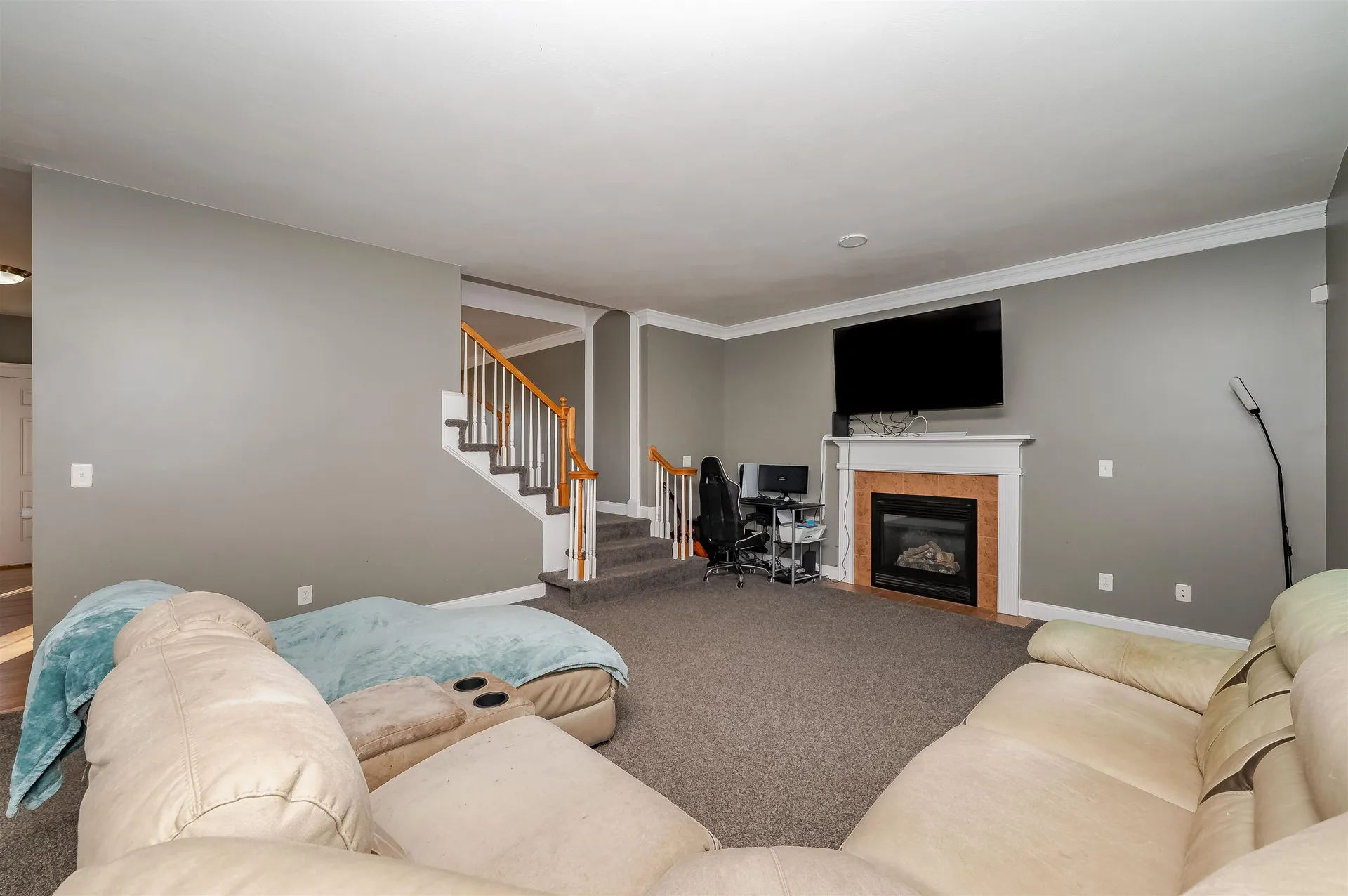 16 Pond Road Raymond NH 03077
