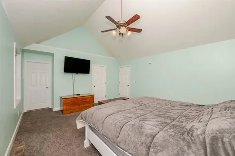 16 Pond Road Raymond NH 03077