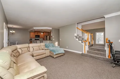 16 Pond Road Raymond NH 03077