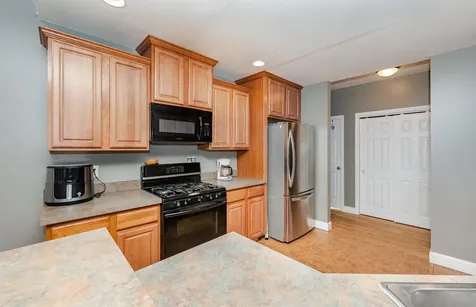 16 Pond Road Raymond NH 03077