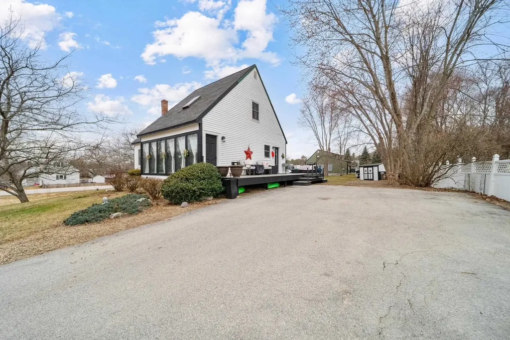 6 Donna Drive Pembroke NH 03275