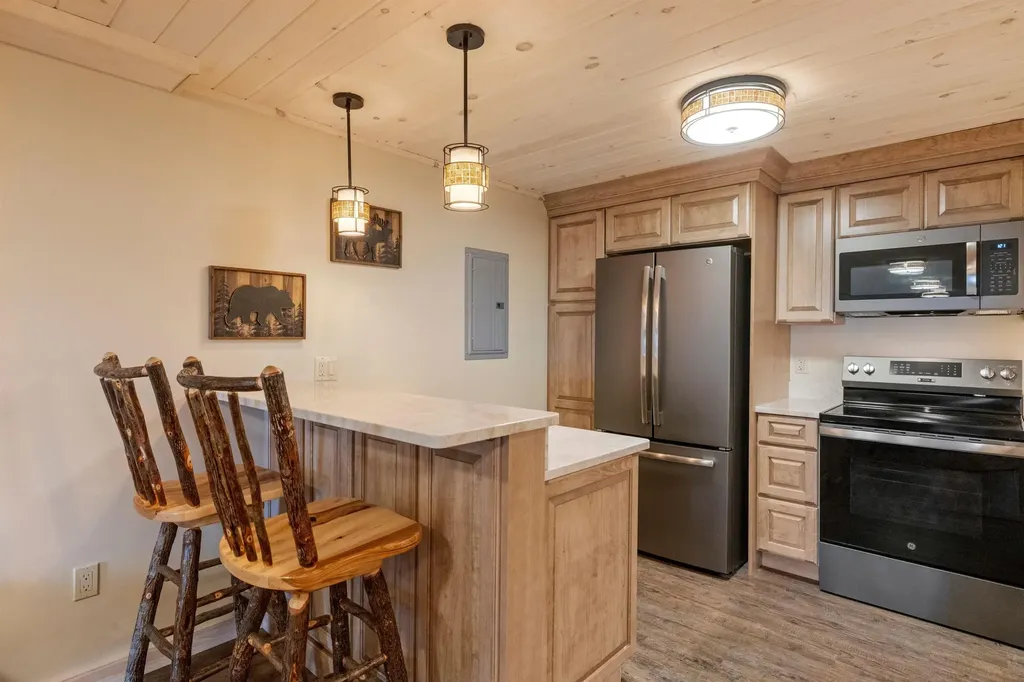 38 Lake Shore Drive Moultonborough NH 03254