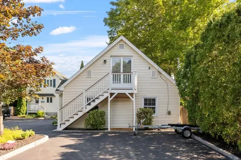 38 Lake Shore Drive Moultonborough NH 03254
