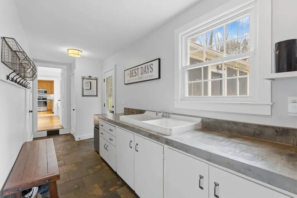 66 Horizon Drive Bedford NH 03110