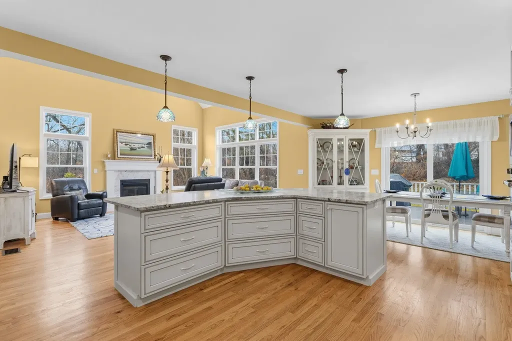 33 Sable Way Manchester NH 03102