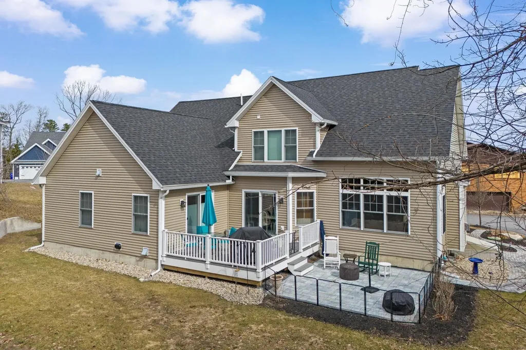 33 Sable Way Manchester NH 03102