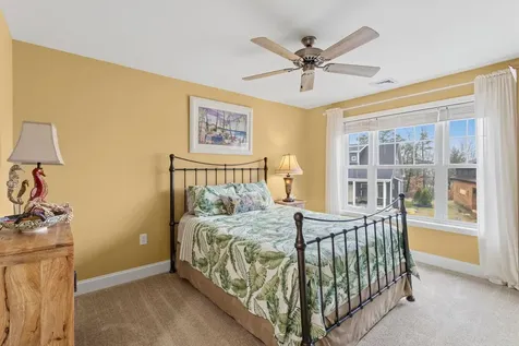 33 Sable Way Manchester NH 03102