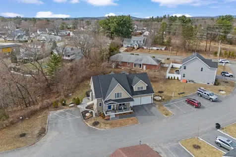 33 Sable Way Manchester NH 03102