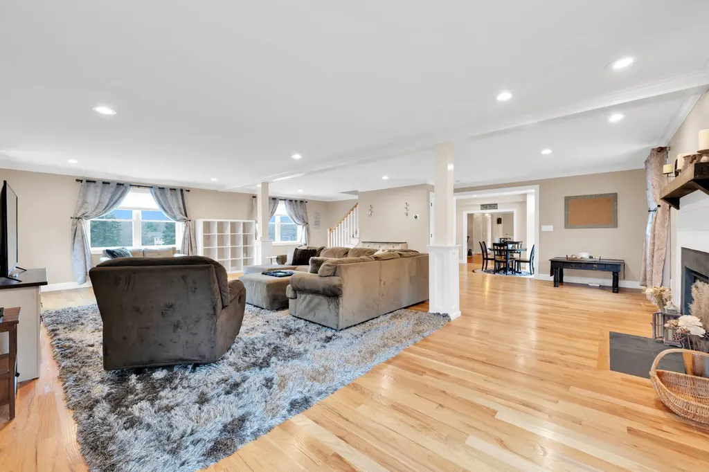 25 Riverview Circle Litchfield NH 03052