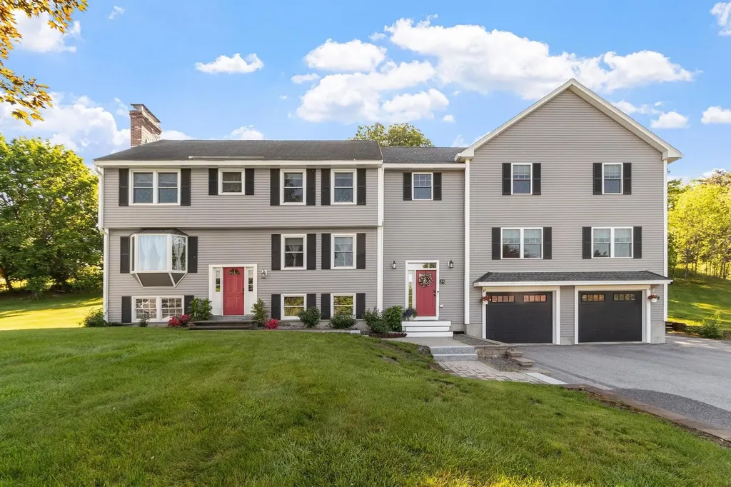 25 Riverview Circle Litchfield NH 03052