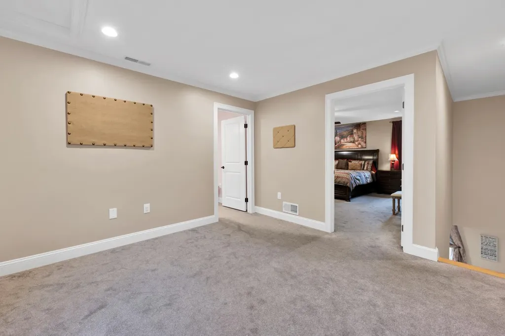 25 Riverview Circle Litchfield NH 03052