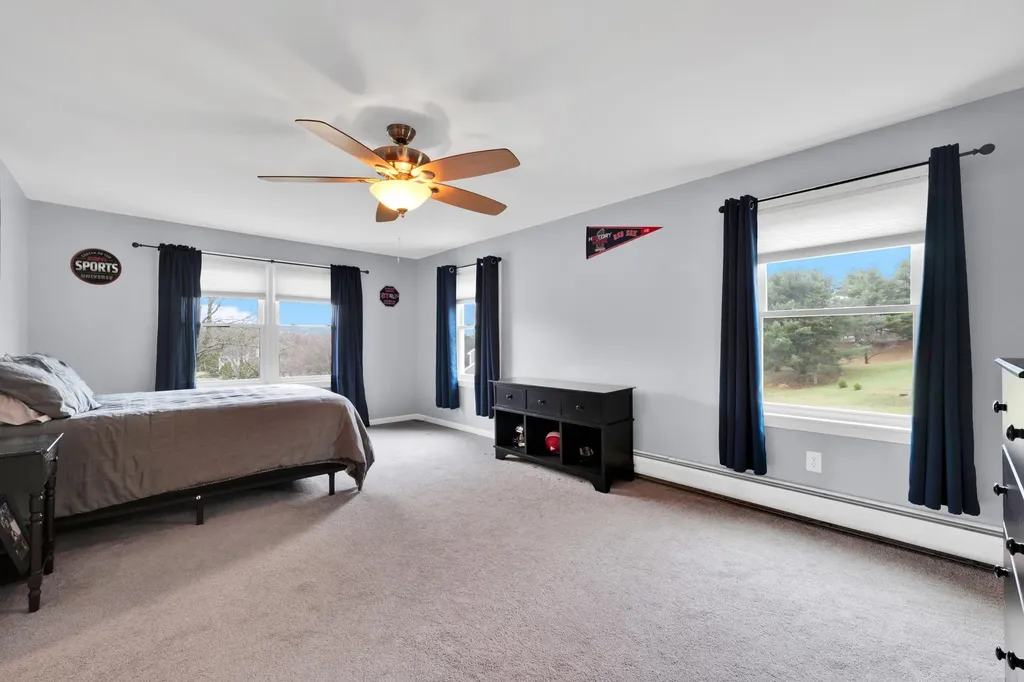 25 Riverview Circle Litchfield NH 03052