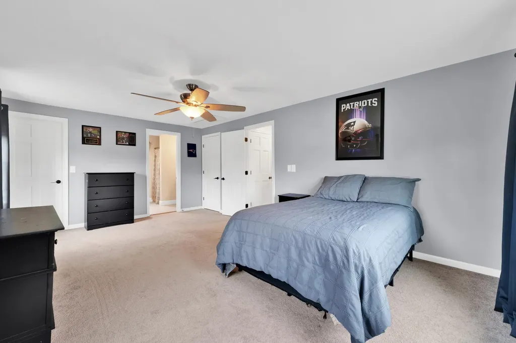 25 Riverview Circle Litchfield NH 03052