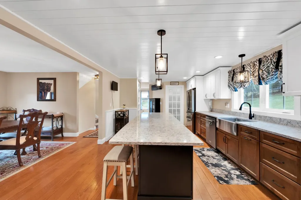 25 Riverview Circle Litchfield NH 03052