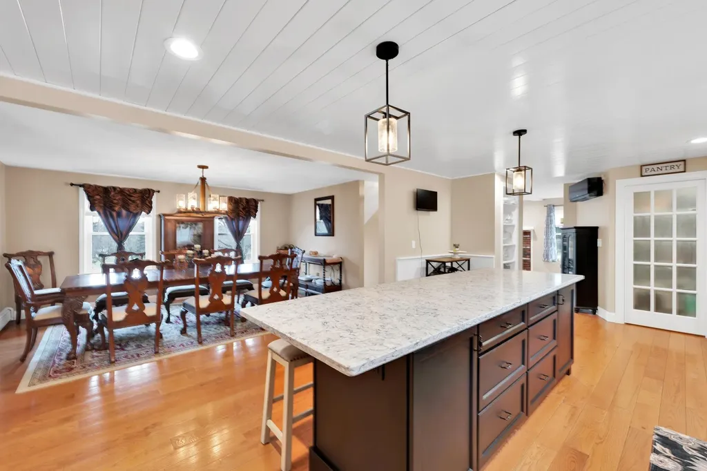 25 Riverview Circle Litchfield NH 03052